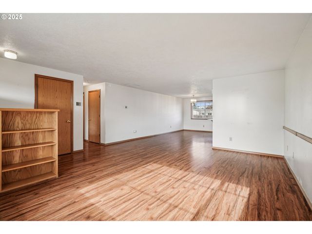 2067 Sw OLEANDER St, Mc Minnville, OR 97128