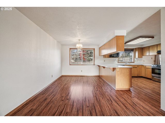 2067 Sw OLEANDER St, Mc Minnville, OR 97128