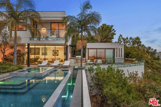1218 Roberto Lane, Los Angeles, CA 90077