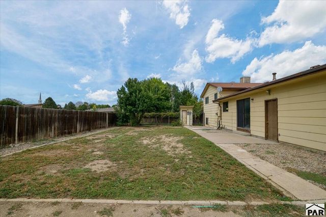 2121 Chautard Dr, Pueblo, CO 81005