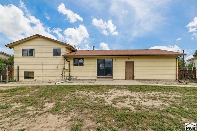 2121 Chautard Dr, Pueblo, CO 81005