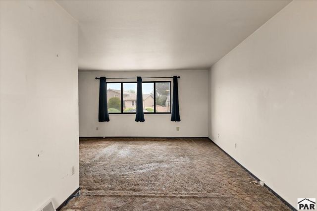 2121 Chautard Dr, Pueblo, CO 81005