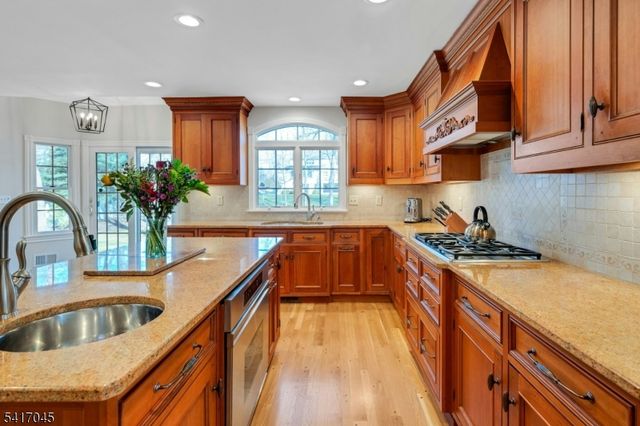 24 Westminster Rd, Chatham Twp., NJ 07928