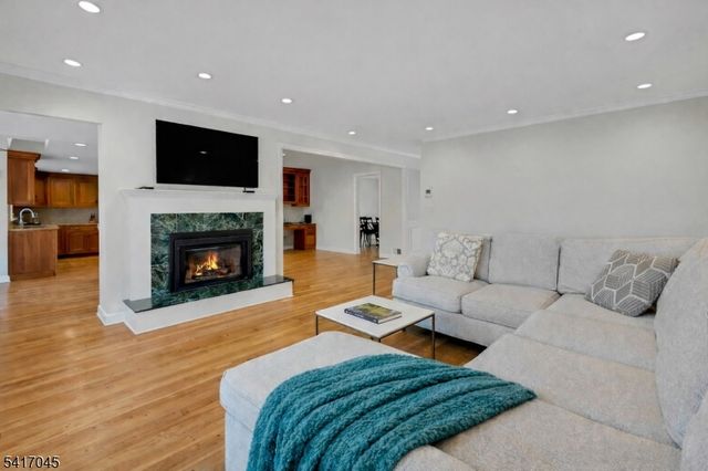 24 Westminster Rd, Chatham Twp., NJ 07928