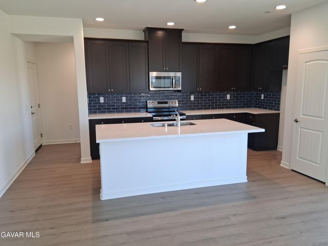 3633 Camino Mia Court, Rosamond, CA 93560