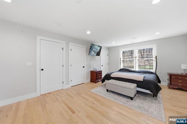 5 Laura Lane, Oakland, NJ 07436