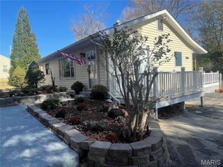 13 E Meadow Lane, Ellisville, MO 63021