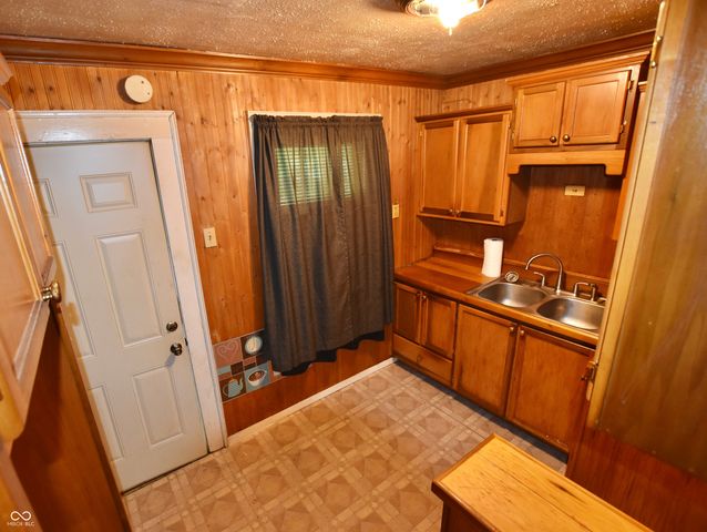 2430 E 16th Street, Indianapolis, IN 46201