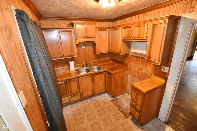 2430 E 16th Street, Indianapolis, IN 46201