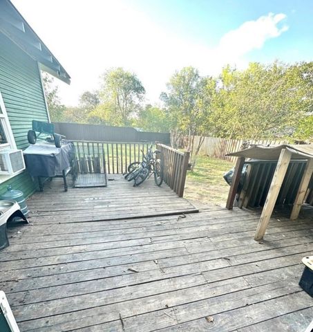 1805 Avenue D, Brownwood, TX 76801