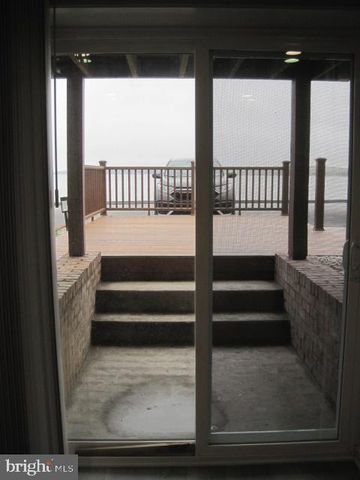 110 VILLA CAPRI CIR, Essex, MD 21221