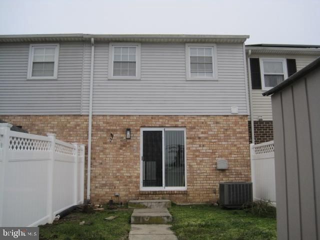 110 VILLA CAPRI CIR, Essex, MD 21221