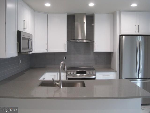 110 VILLA CAPRI CIR, Essex, MD 21221