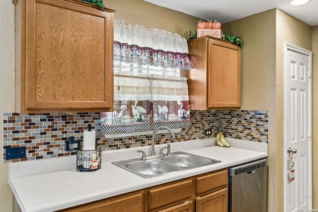 5806 Espada Bnd, San Antonio, TX 78222