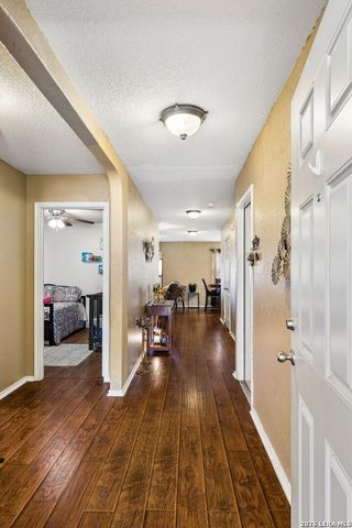 5806 Espada Bnd, San Antonio, TX 78222