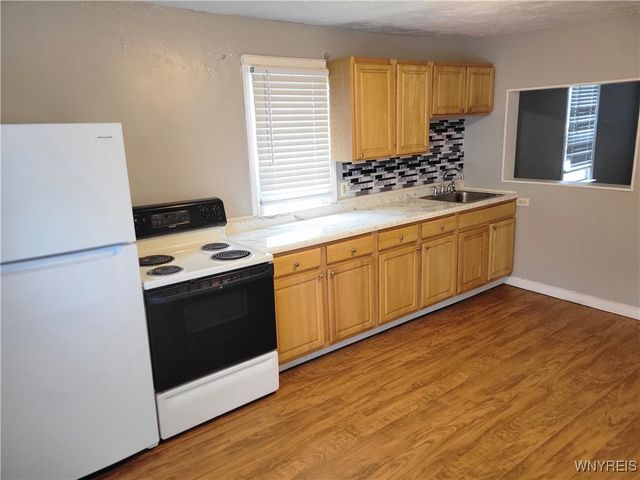 80 Charlotte Street, Lockport City, NY 14094