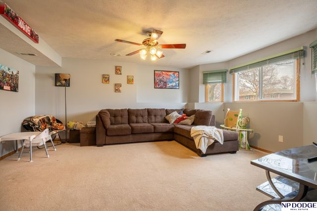 2325 Independence Drive, Lincoln, NE 68521