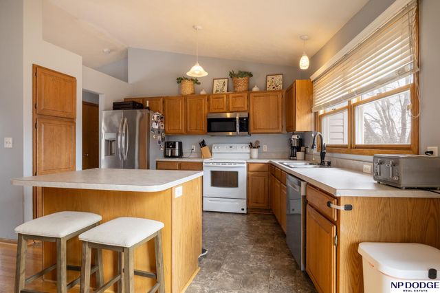 2325 Independence Drive, Lincoln, NE 68521