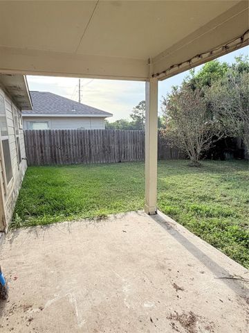 323 Annatto Lane, Crosby, TX 77532