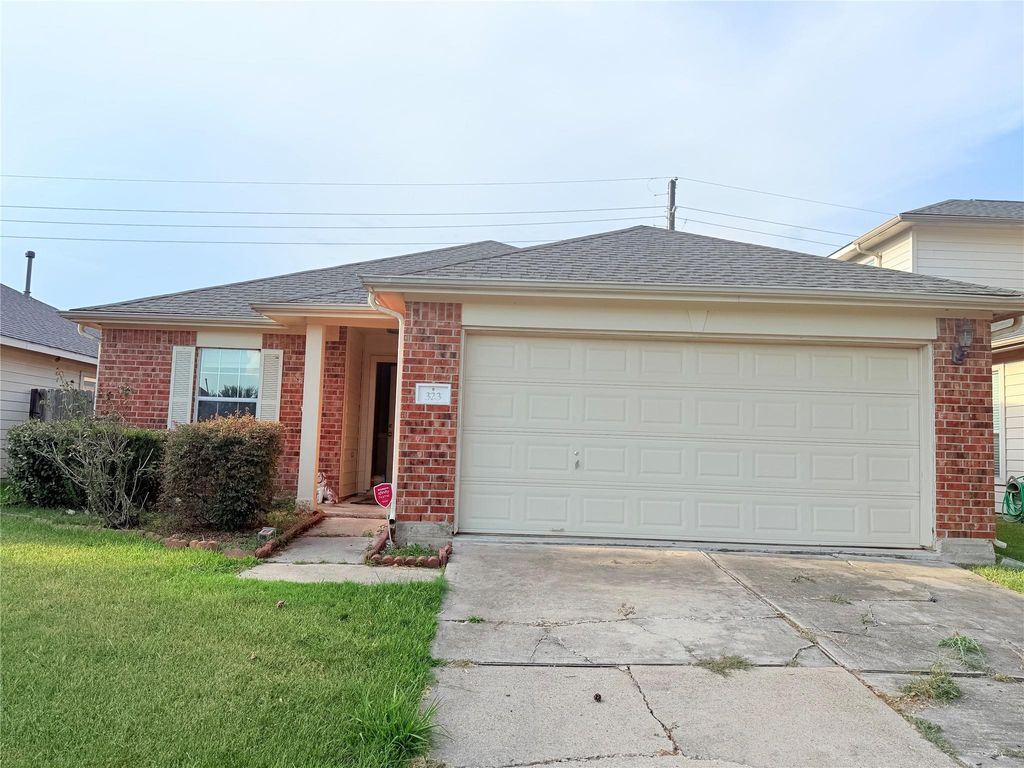 323 Annatto Lane, Crosby, TX 77532