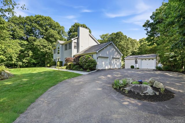 4 Briar Ridge Lane, Putnam Valley, NY 10579