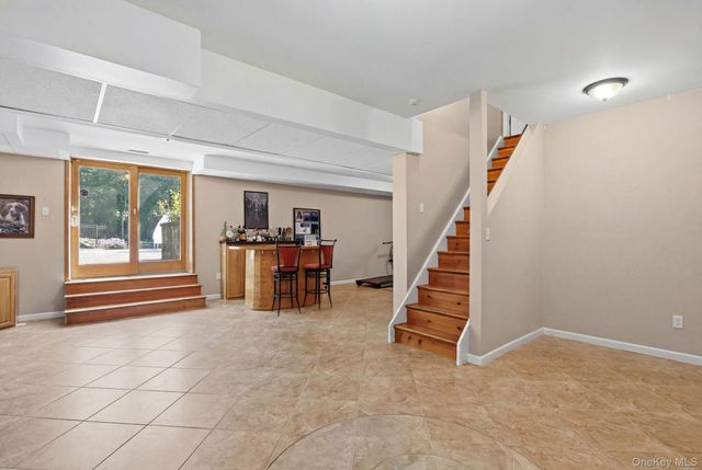 4 Briar Ridge Lane, Putnam Valley, NY 10579