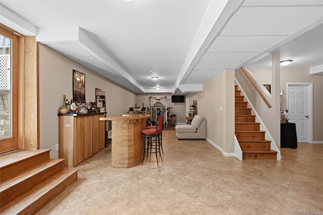 4 Briar Ridge Lane, Putnam Valley, NY 10579