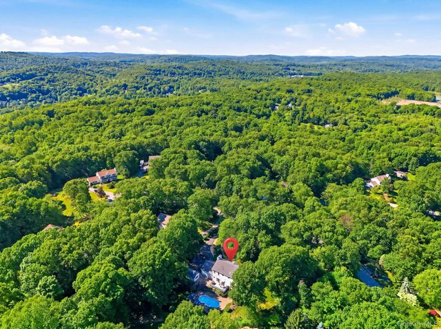 4 Briar Ridge Lane, Putnam Valley, NY 10579