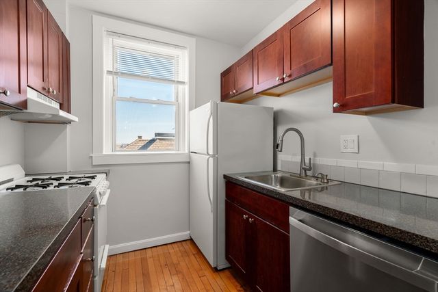 28 Quint Ave 32, Boston, MA 02134