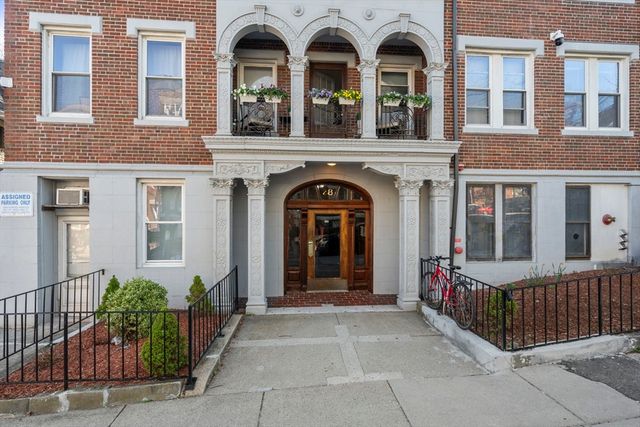 28 Quint Ave 32, Boston, MA 02134
