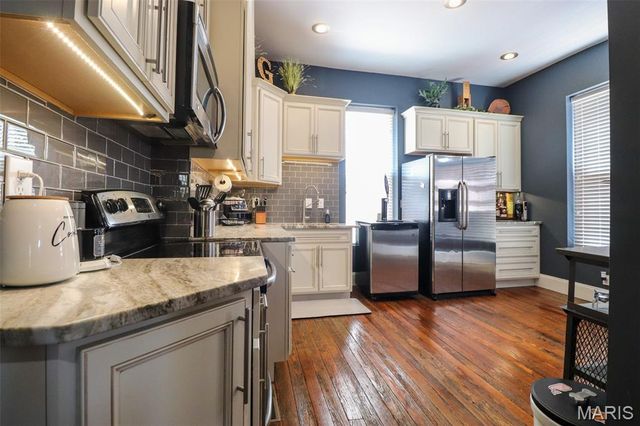 2414 S 11th Street, St Louis, MO 63104