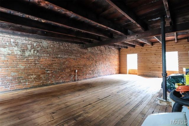 2414 S 11th Street, St Louis, MO 63104