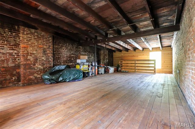 2414 S 11th Street, St Louis, MO 63104