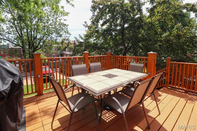 2414 S 11th Street, St Louis, MO 63104