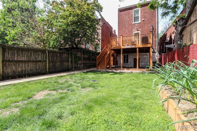 2414 S 11th Street, St Louis, MO 63104