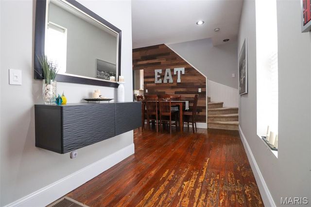 2414 S 11th Street, St Louis, MO 63104