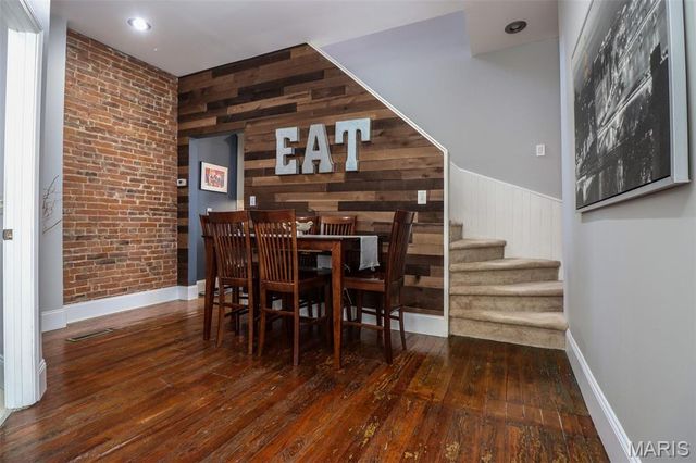 2414 S 11th Street, St Louis, MO 63104