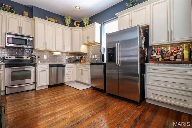 2414 S 11th Street, St Louis, MO 63104