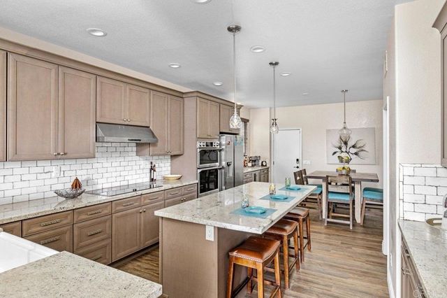 316 Crownview Court, San Marcos, CA 92069