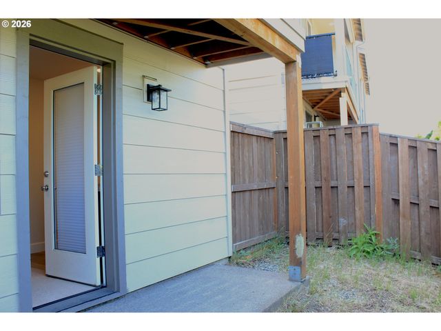 13020 Sw LARKWOOD Pl, Tigard, OR 97224