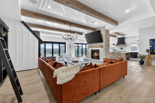 350 Birkhead Road, Winfield, MO 63389