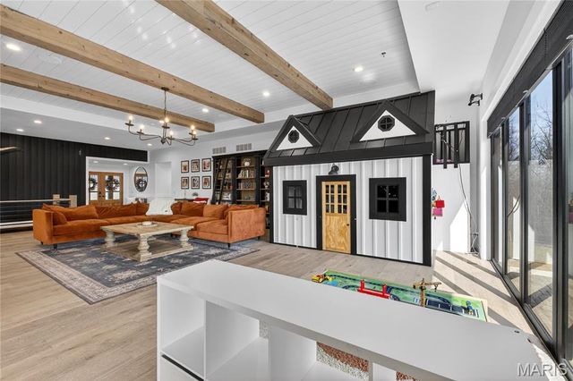 350 Birkhead Road, Winfield, MO 63389