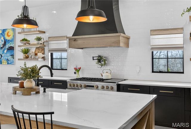 350 Birkhead Road, Winfield, MO 63389