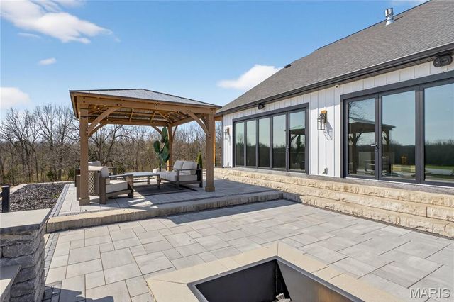 350 Birkhead Road, Winfield, MO 63389