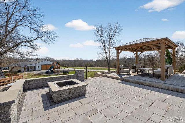 350 Birkhead Road, Winfield, MO 63389