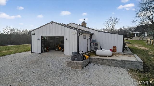 350 Birkhead Road, Winfield, MO 63389