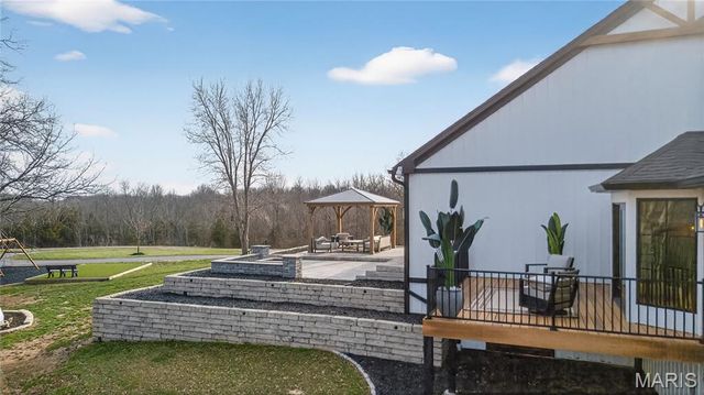 350 Birkhead Road, Winfield, MO 63389