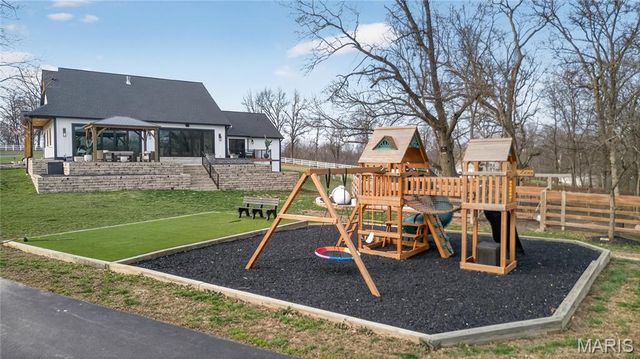 350 Birkhead Road, Winfield, MO 63389