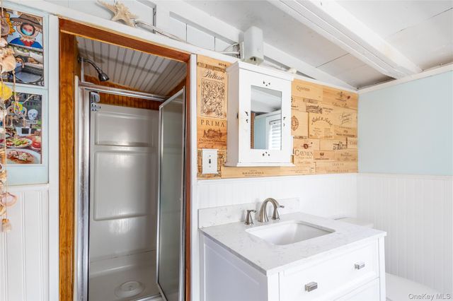 28 Anchor Path, Baiting Hollow, NY 11933