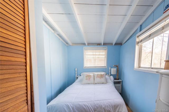 28 Anchor Path, Baiting Hollow, NY 11933